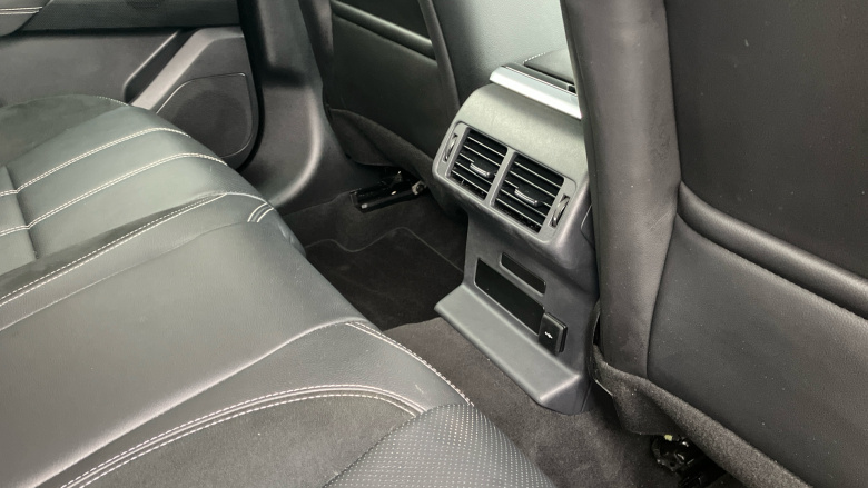 Land Rover Range Rover Velar 2.0 D200 R-Dynamic SE 5dr Auto Diesel Estate